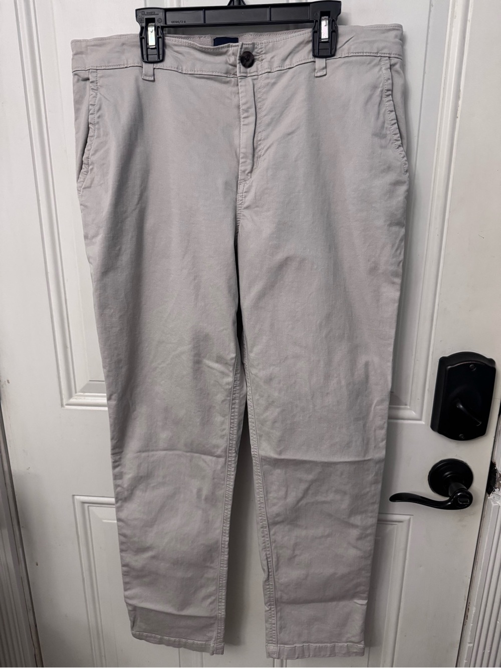 Women’s Gap Relaxed Girlfriend Khaki Pants size 10